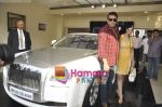 Sanjay Dutt Gifts Manyata Dutt a Rolls Royce Ghost in Atria Mall, Mumbai on 29th Nav 2010 (14).JPG